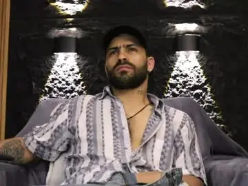 Chaturbate Free Porn Cam of leo_diaz01