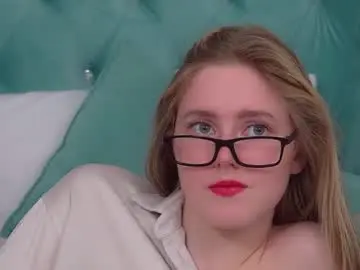 Chaturbate Live Sex Cam of lexireadway