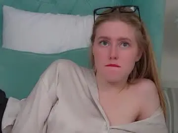 Chaturbate Live Sex Cam of lexireadway
