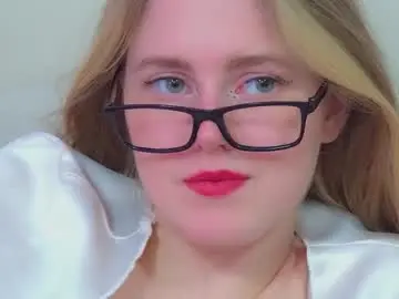 Chaturbate Adult Video Chat of lexireadway