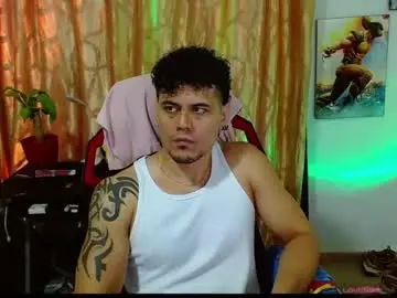 Chaturbate Live Sex Cam of loganandrwz