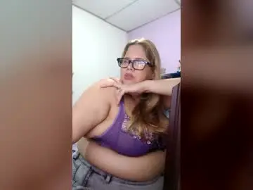 Chaturbate Live Sex Cam of elizabethtaylor1