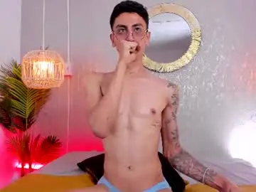 Chaturbate Free Porn Cam of gio_carangi