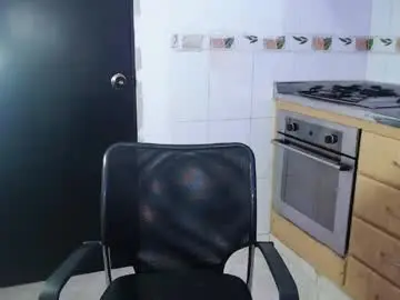 Chaturbate Live Porn of emily_zc1