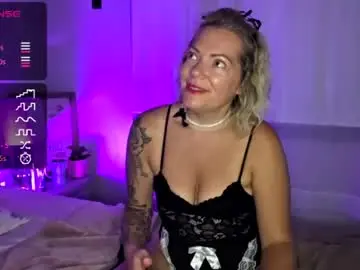 Chaturbate Live Sex Cam of yogimilflover