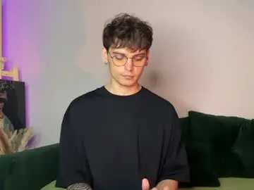 Chaturbate Live Sex Cam of oliverlawrence