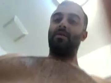 Chaturbate Live Sex Cam of bigcumcanada