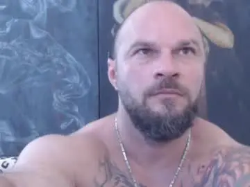 Chaturbate Live Sex Cam of viking_me