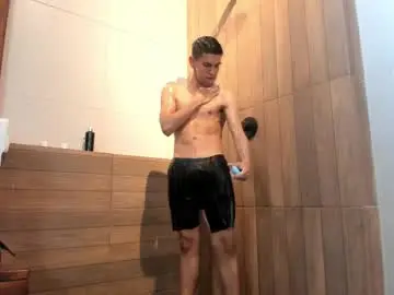 Chaturbate Live Sex Cam of lucca_moreti