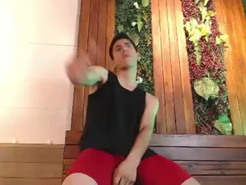 Chaturbate Live Sex Cam of lucca_moreti