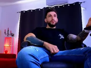 Chaturbate Live Porn of mightyaaron