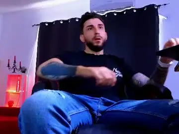 Chaturbate Free Porn Cam of mightyaaron