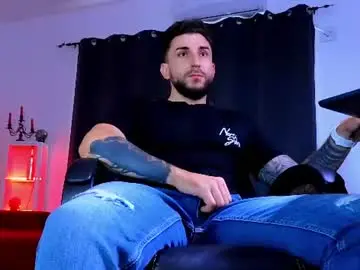 Chaturbate Live Sex Cam of mightyaaron