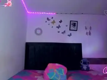 Chaturbate Live Sex Cam of emmie_bunny
