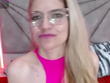 Chaturbate Watch Live Sex Cams of esmeralda_oikos