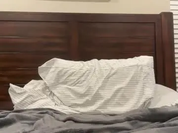Chaturbate Live Sex Cam of hungrunner24