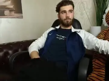 Chaturbate Live Sex Cam of kyloeast