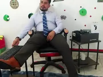 Chaturbate Live Sex Cam of kalethbigdick88