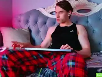Chaturbate Watch Live Sex Cams of simonwarner