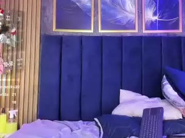 Chaturbate Live Sex Cam of luisa_lens777