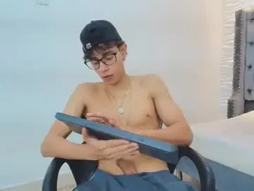 Chaturbate Live Porn of lenny_knox2