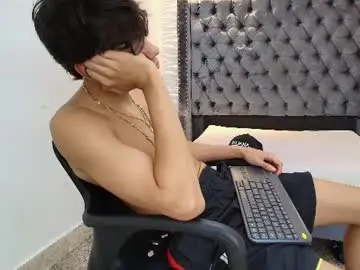 Chaturbate Adult Video Chat of lenny_knox2