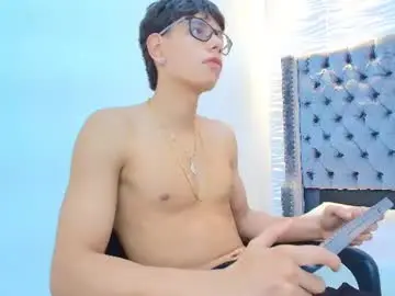 Chaturbate Live Porn of lenny_knox2