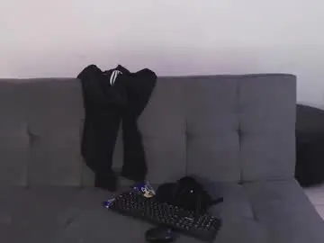 Chaturbate Live Sex Cam of alphas_latins