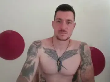 Chaturbate Live Sex Cam of tattooedhunk_