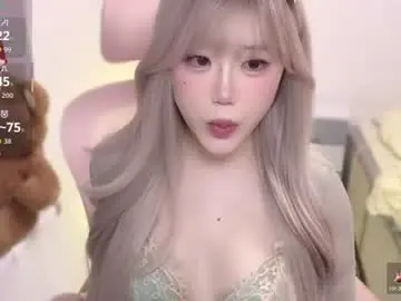 Chaturbate Live Sex Cam of gorgeous_girl33