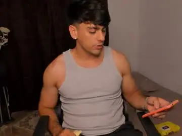 Chaturbate Live Sex Cam of paul_w8