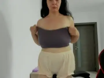 Chaturbate Live Sex Cam of amiraisa