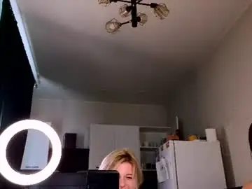 Chaturbate Live Sex Cam of elvenmilk