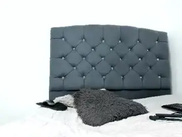 Chaturbate Live Sex Cam of kloee_00