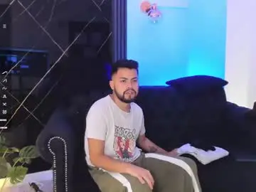 Chaturbate Sex Chat of lucca_mallard