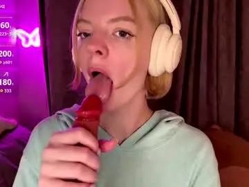 Chaturbate Watch Live Sex Cams of cristinekondo