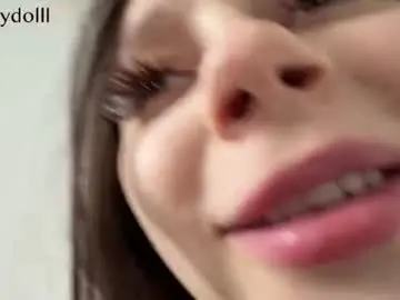 Chaturbate Free Live Porn of tinnydoll