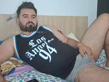 Chaturbate Live Sex Cam of daddyy000018