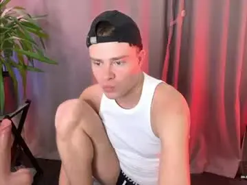 Chaturbate Live Sex of holy_eggs_00