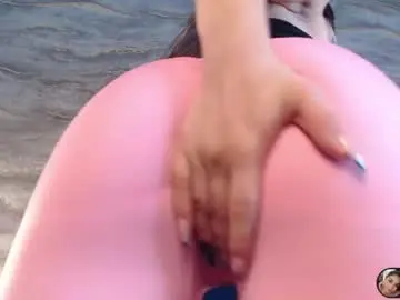 Chaturbate Live Sex Cam of mia_luxor