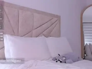 Chaturbate Nude Webcam of by_juliana
