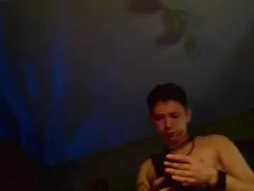 Chaturbate Nude Webcam of emveeboy96