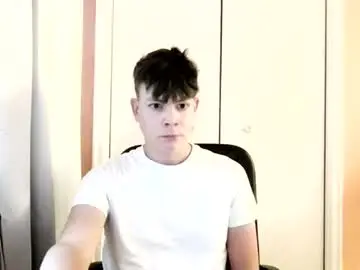 Chaturbate Adult Video Chat of michaeltwinkboy