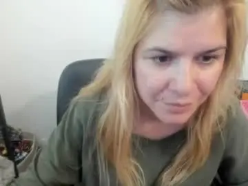 Chaturbate Free Porn Cam of artsyandcraftsy_