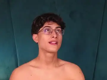 Chaturbate Free Live Porn of aaron_eze