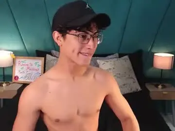 Chaturbate Adult Webcams of aaron_eze