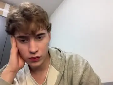 Chaturbate Live Sex Cam of kevin_martin8
