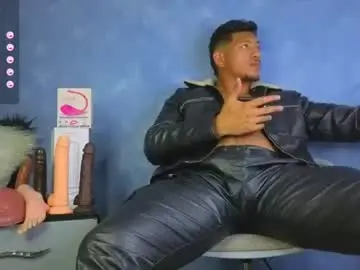 Chaturbate Live Sex Cam of mrtom_pig