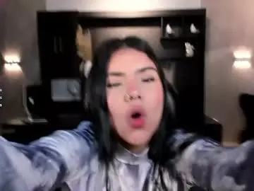 Chaturbate Sex Chat of mialaurence_