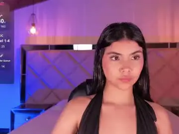 Chaturbate Best live sex cam show of mialaurence_
